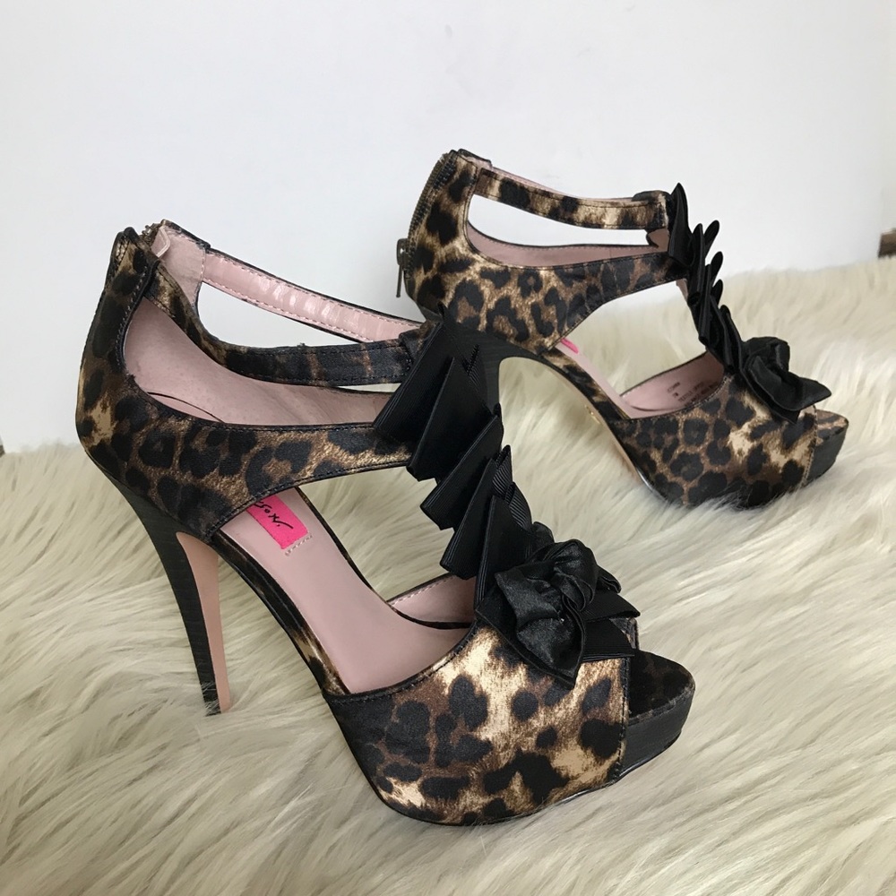 Betsey Johnson Iconnn Leopard Stiletto Heels 7